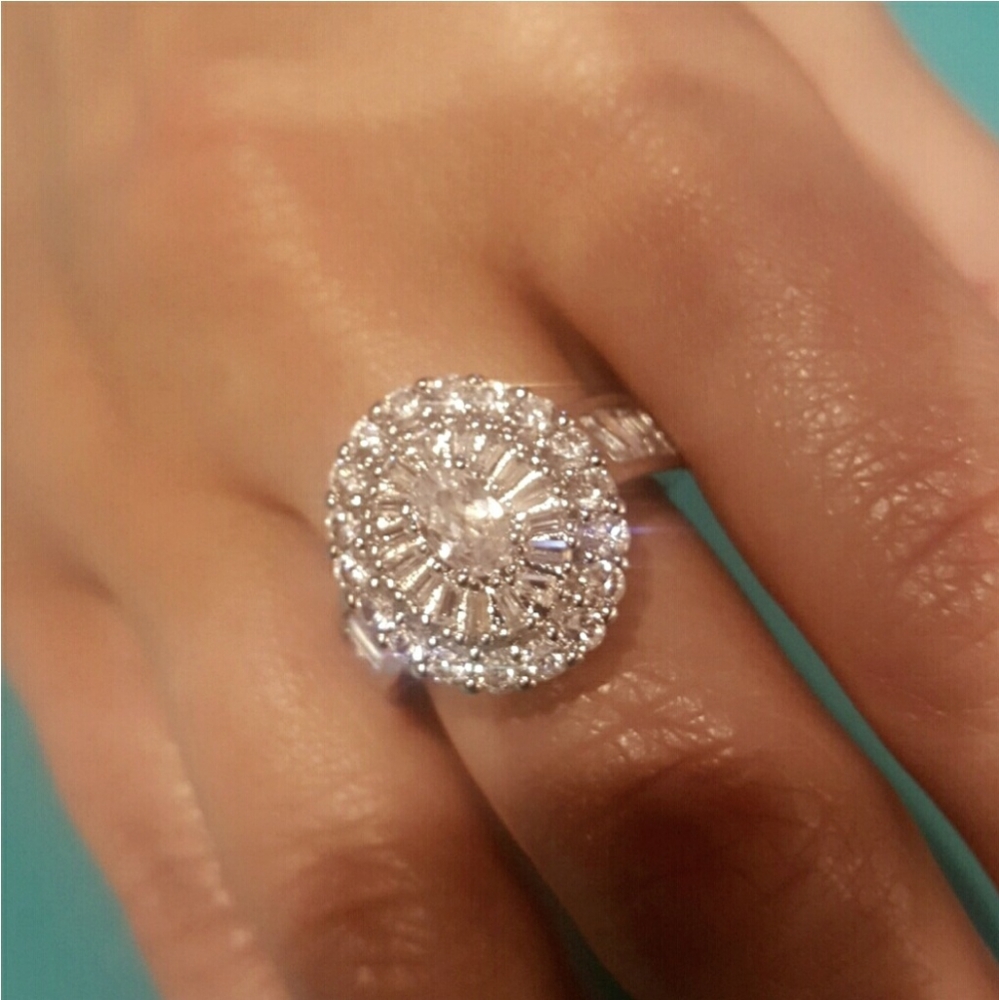 Oval Diamond Simulated Anniversary Ring Size 8 - Picture 14 of 17